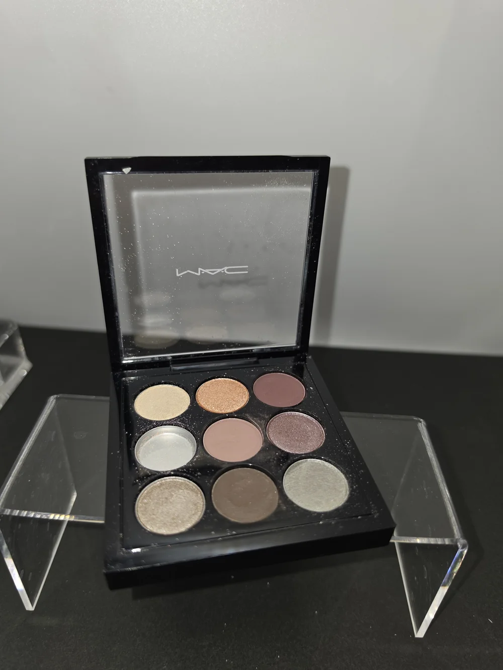 DISCONTINUED MAC × 9 PALETTE - **PLEASE READ!!**